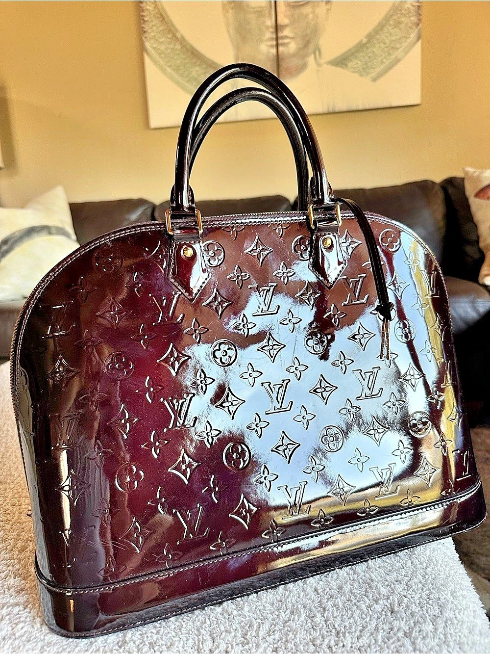 Louis Vuitton Alma GM Vernis Satchel in Burgundy